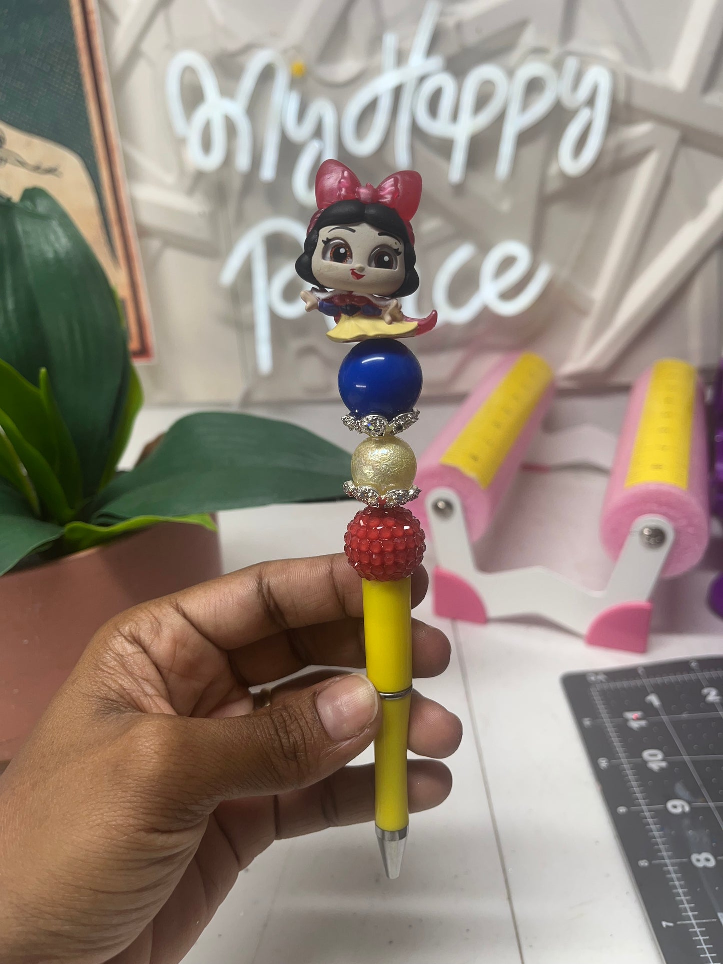 Snow White Pen