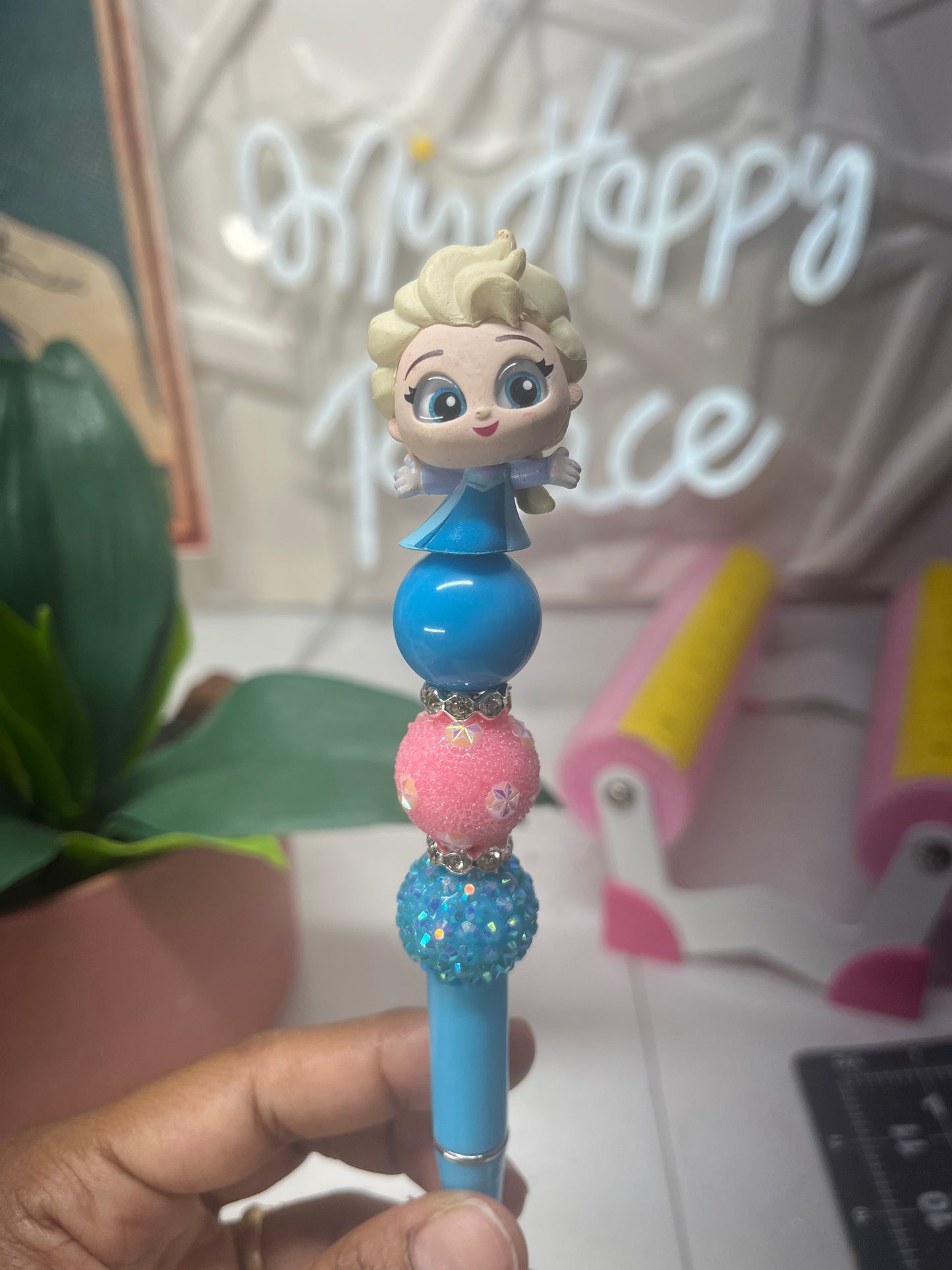Elsa Pen