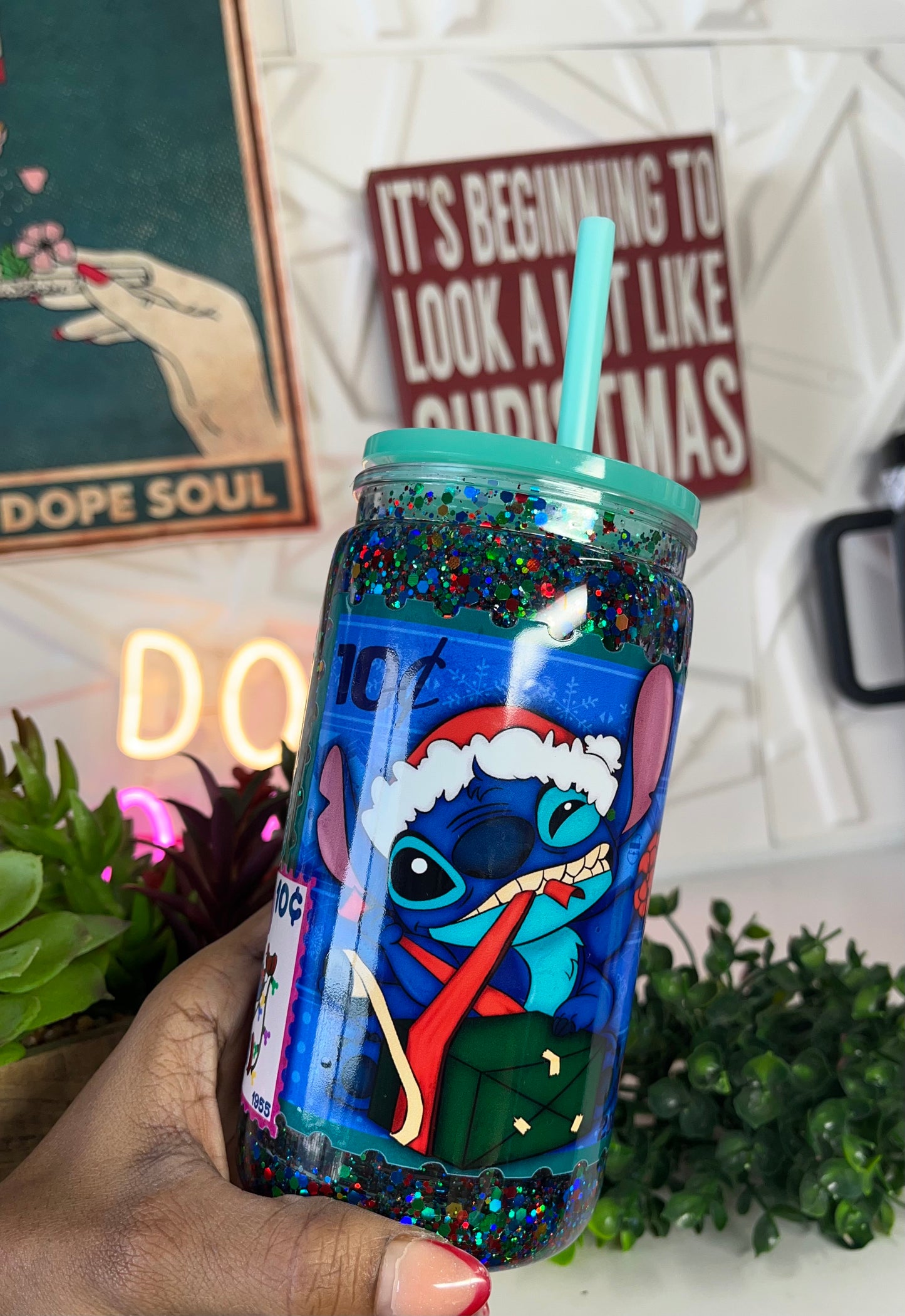 16oz Plastic Snowglobe