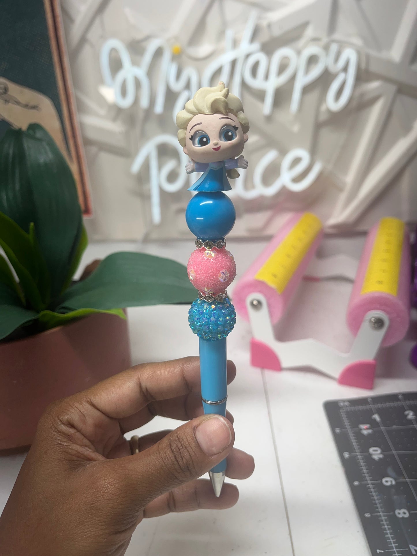 Elsa Pen