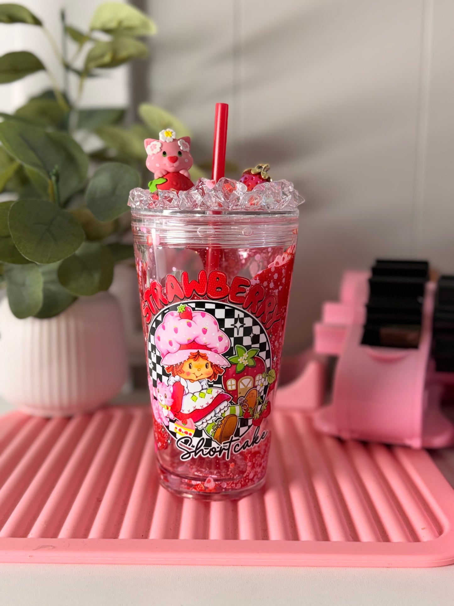 Strawberry Shortcake 16oz Lava Snowglobe + Decor Lid